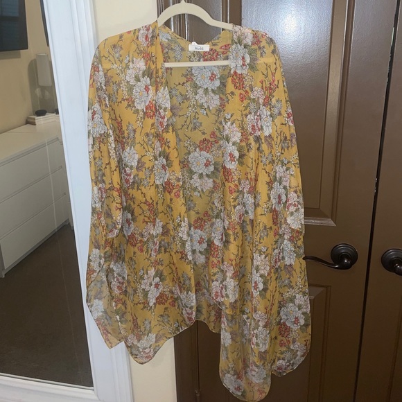 Mudd Tops - Floral Kimono
